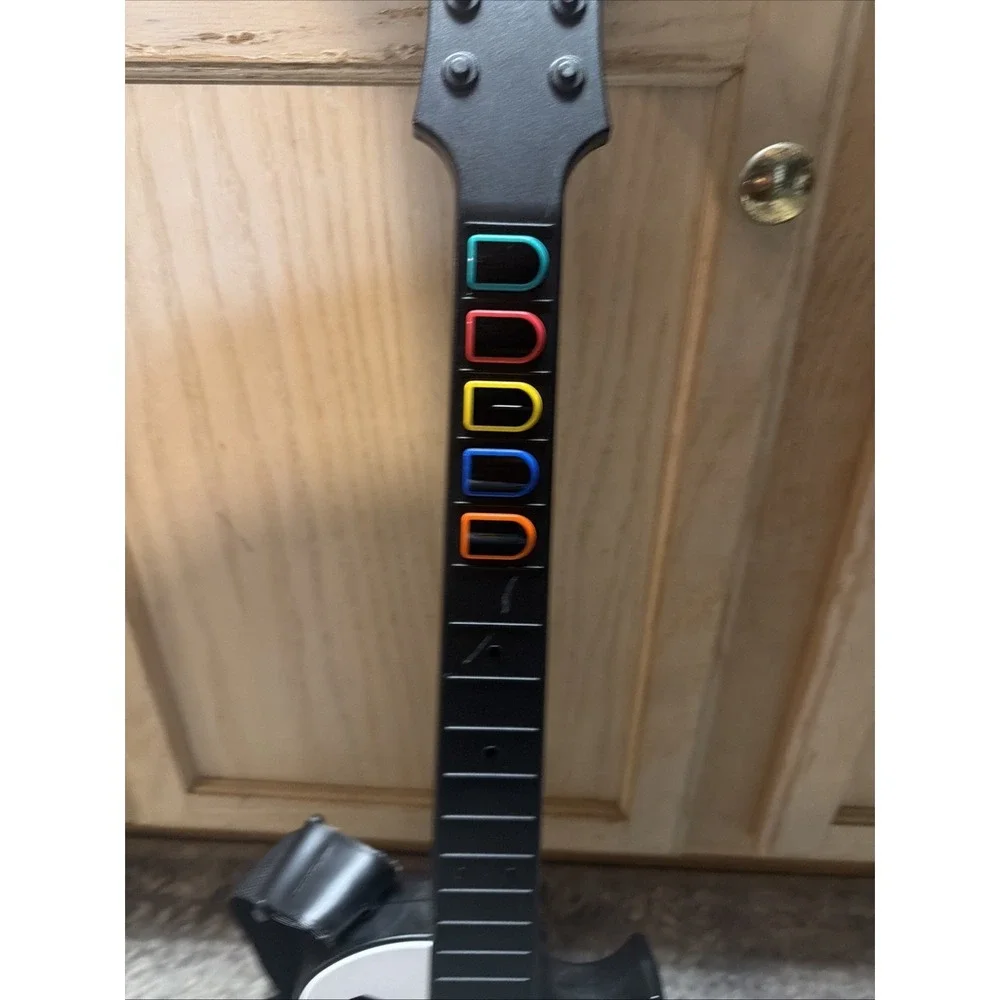 Wii Guitar Hero Gibson Les Paul White Wireless Guitar w/ Strap Back Cover